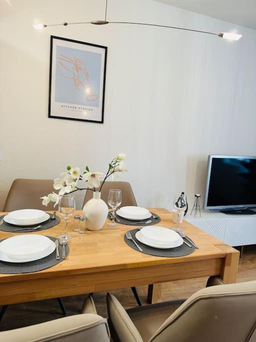 Modern Eingerichtete Wohnung Im Stadtzentrum Zittau Kostenloser Parkplatz Kültér fotó
