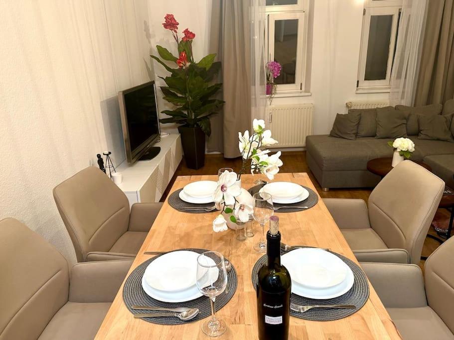 Modern Eingerichtete Wohnung Im Stadtzentrum Zittau Kostenloser Parkplatz Kültér fotó